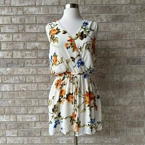 Available By Angela Fashion Floral Lined Romper Size M 🌸